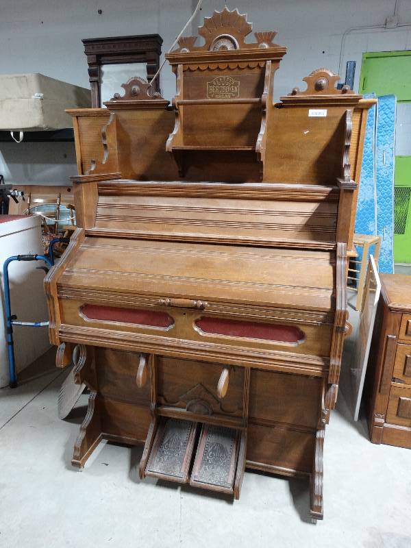 lot 293 image: Beattys BEETHOVEN antique organ