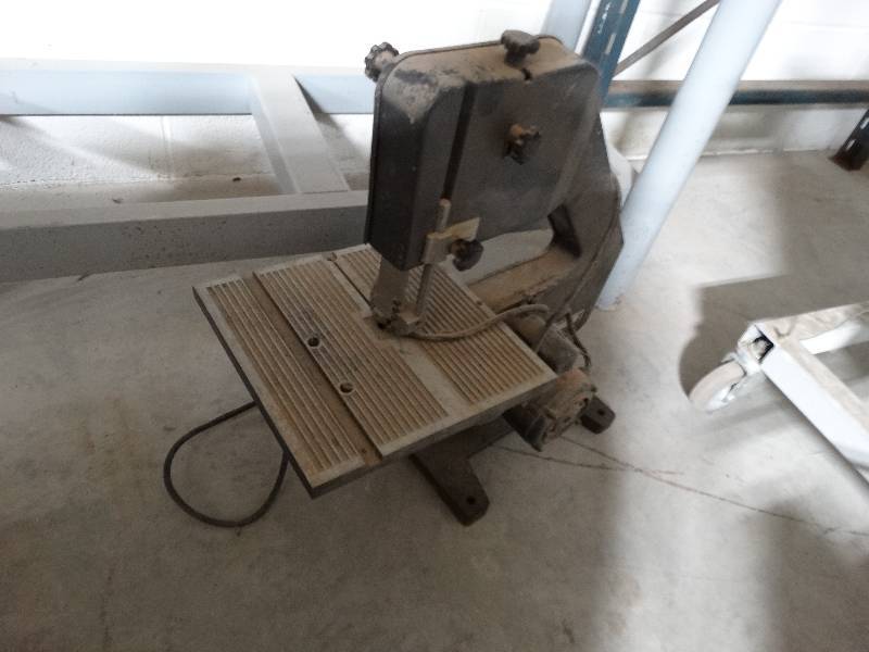 lot 335 image: Craftsman 10 bench top band saw