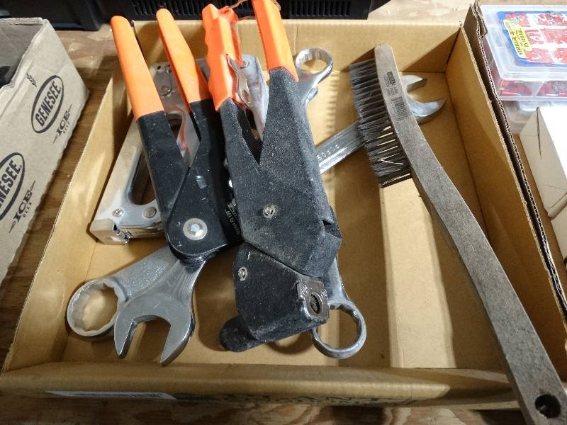 lot 344 image: Lot of various tools