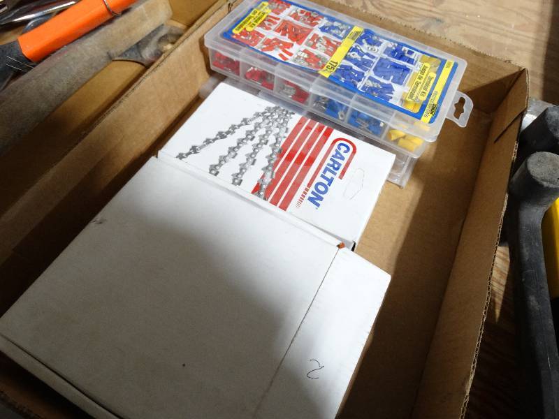 lot 345 image: Chainsaw chain, power steering pulley, terminal kits