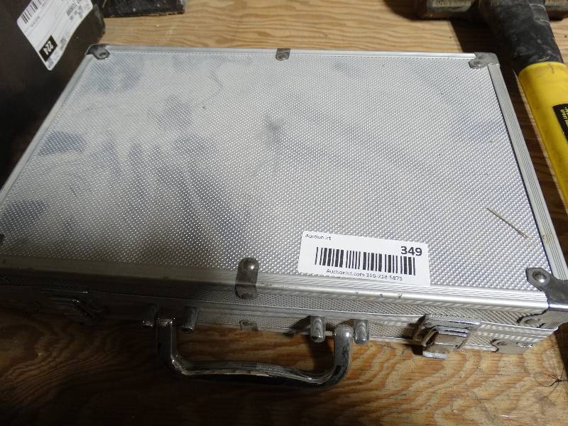 lot 349 image: Poker kit in case