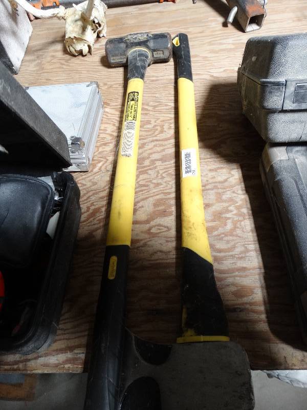 lot 350 image: Fiberglass handle sledge hammer fiberglass handle ax