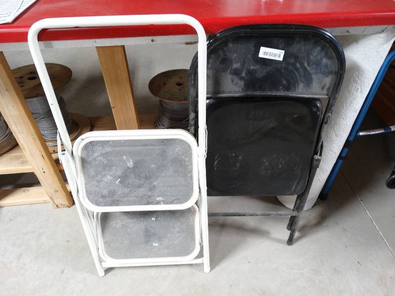 lot 356 image: Step stool folding metal chair