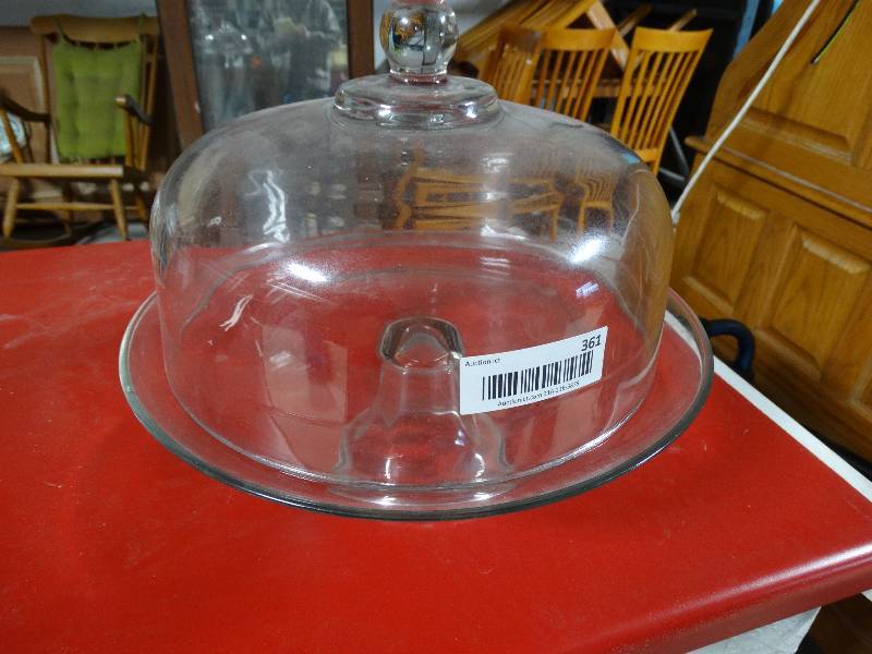 lot 361 image: Nice glass cake server w lid