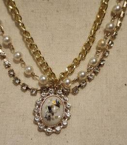 lot 9095 image: Vintage Necklace