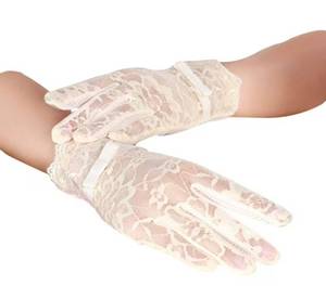 lot 9098 image: Lace Gloves