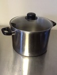 Nice stock pot with thick bottom for even heat distribution nice pot