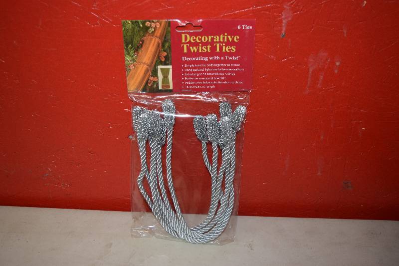 lot 10 image: 12 Packages of 6 Decorative Twist Ties
