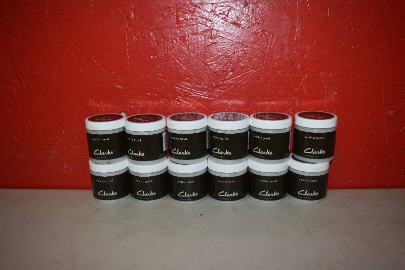 lot 59 image: 12 Jars Clarks Weather Guard