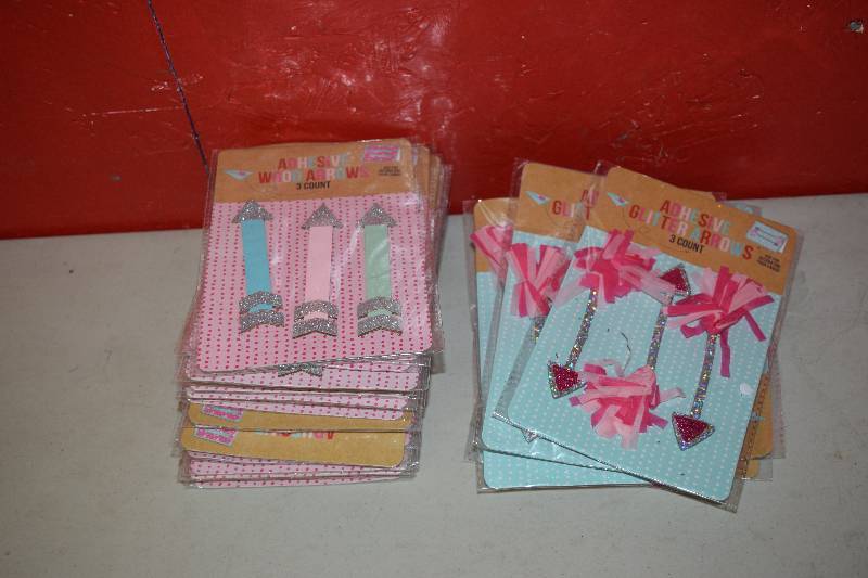 lot 193 image: 30 Packages of 3 Arrow Stickers