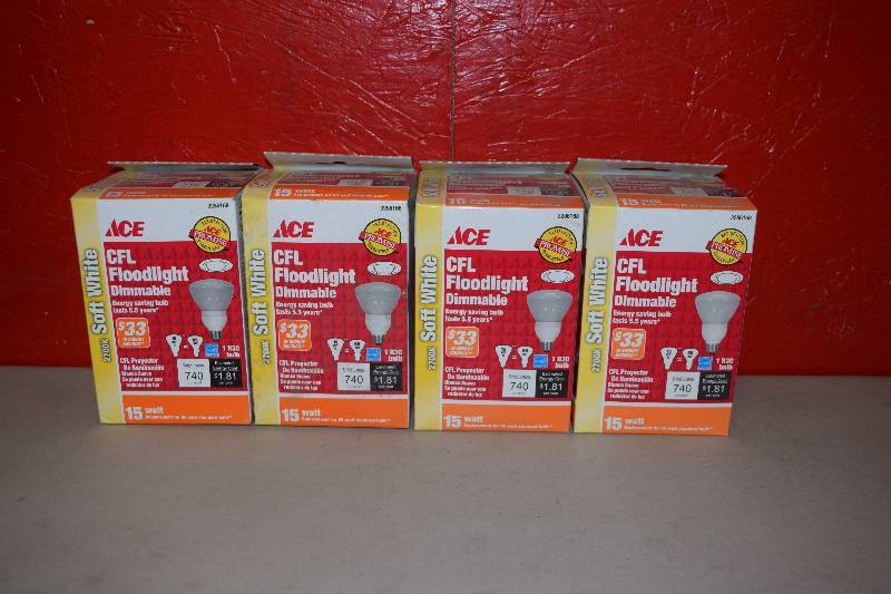 lot 242 image: 4 Ace CFL Dimmable Floodlights