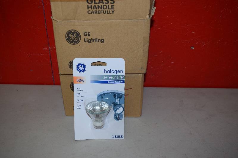 lot 243 image: 6 GE Halogen Bulbs
