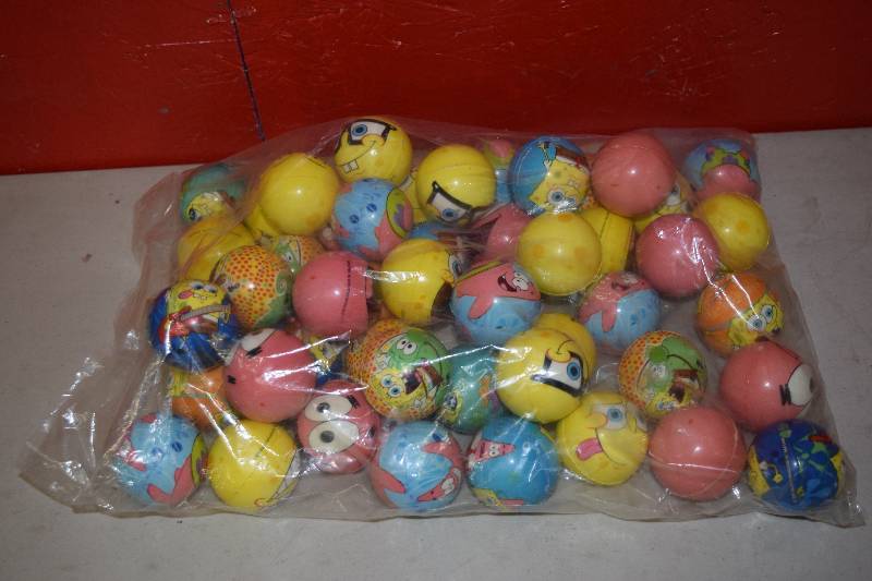 lot 261 image: 50 Spongebob Square Pants Foam Balls