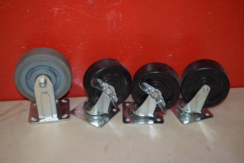lot 284 image: 4 Casters