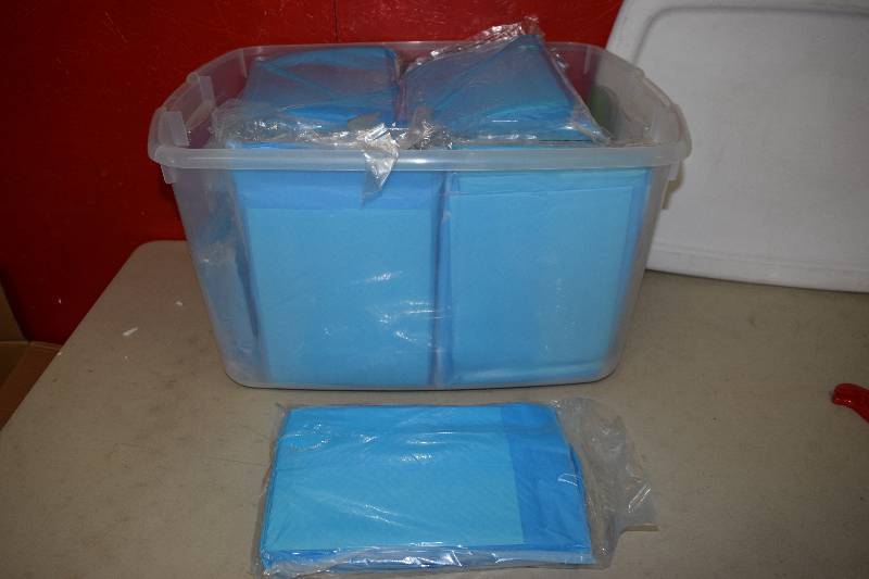 lot 288 image: 30 Packages of 10 Chucks Hospital Pads Puppy Pads
