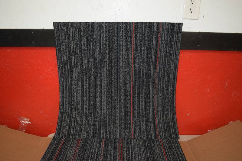 lot 289 image: 12 Carpet Squares