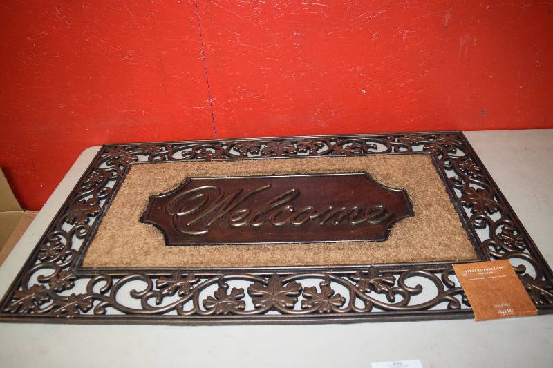lot 292 image: First Impressions Door Mat