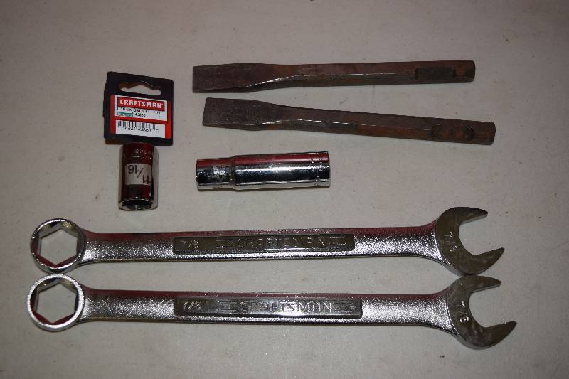 lot 322 image: Craftsman Tools