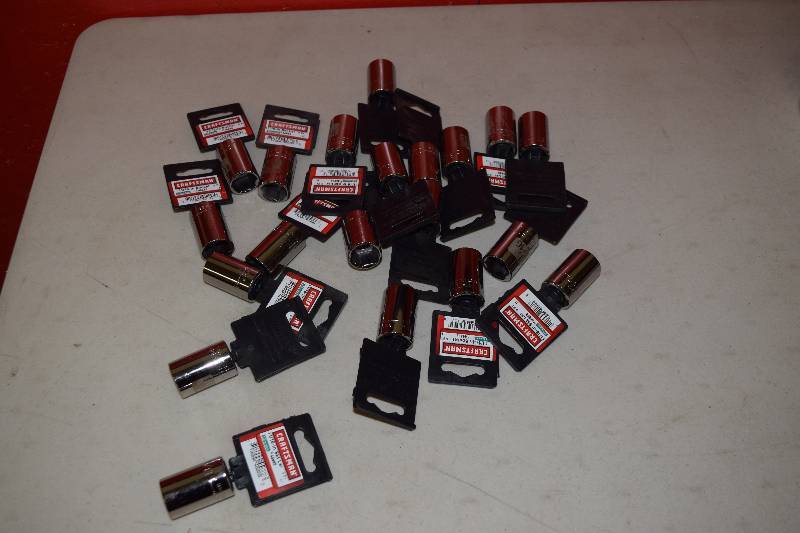 lot 320 image: 20 Craftsman 6 Point Sockets