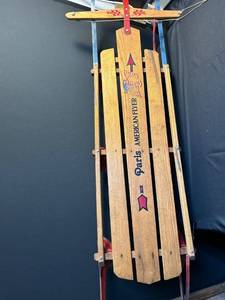 lot 3 image: Vintage Paris American Flyer sled 1965