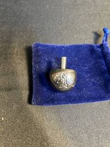lot 7 image: Sterling Silver Round Smooth Dreidel
