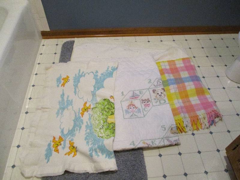 lot 271 image: QuiltBlanket Lot #1