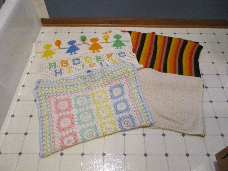 lot 272 image: QuiltBlanket Lot #2