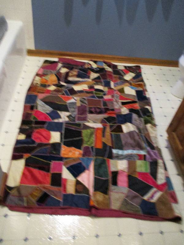 lot 274 image: Patchwork Quilt #1