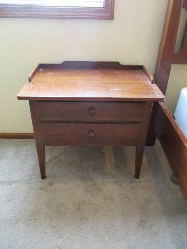 lot 285 image: Vintage Lane Nightstand