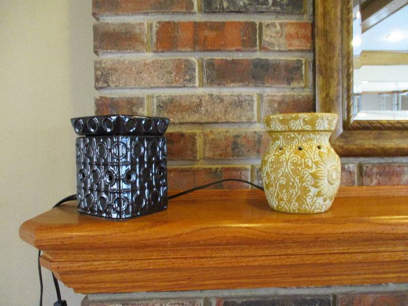 lot 297 image: Pair of Scentsys