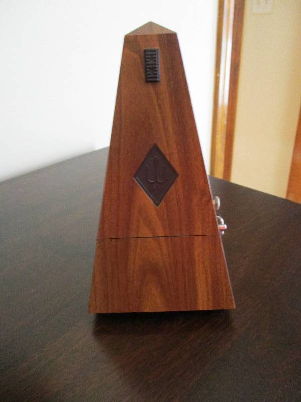 lot 300 image: Metronome