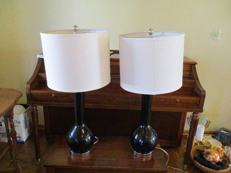 lot 248 image: Pair of Lamps