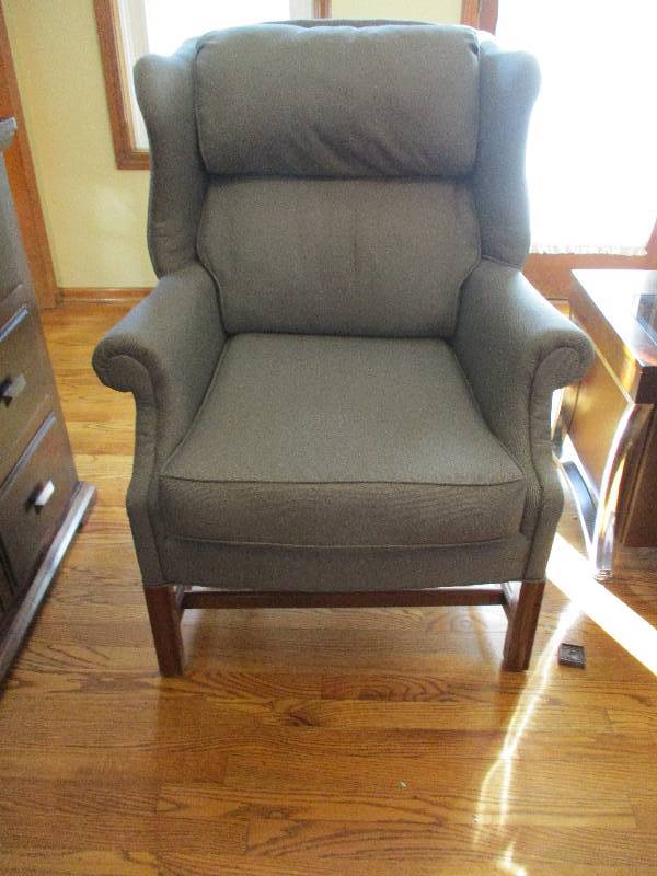 lot 302 image: Highback Arm Chair - 1 of 2 available