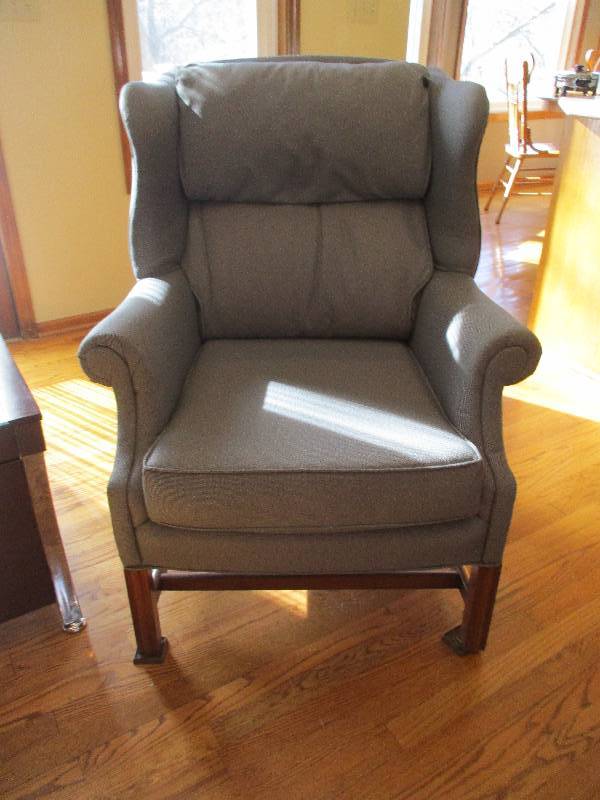 lot 303 image: Highback Arm Chair - 1 of 2 available