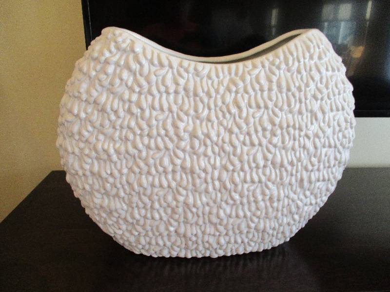 lot 307 image: Large Vase