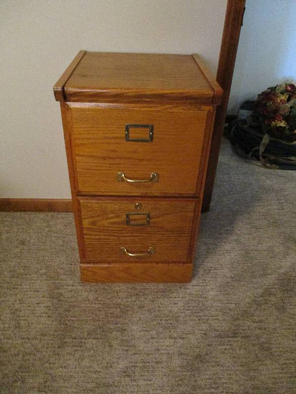 lot 329 image: Filing Cabinet