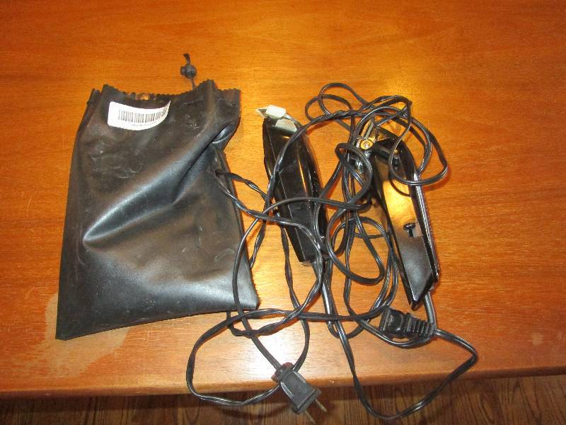 lot 263 image: 2 Pairs of Hair Trimmers