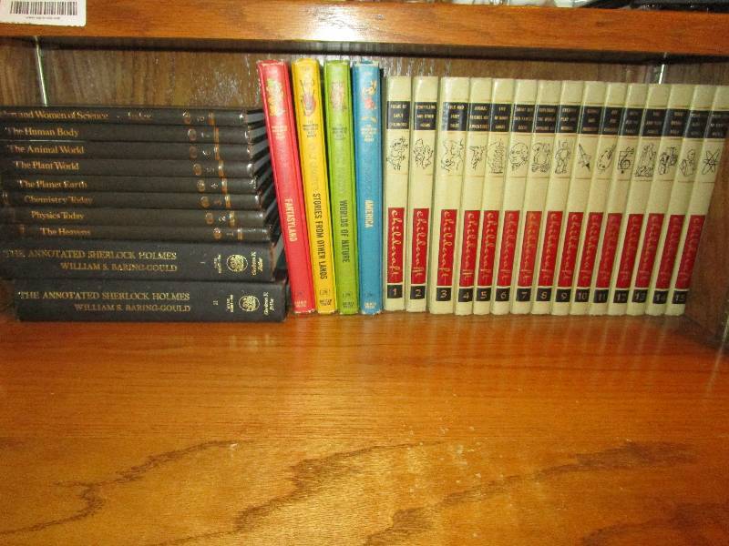 lot 266 image: Lot of Books