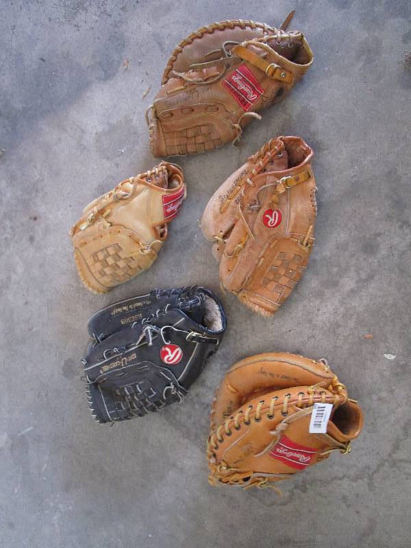 lot 341 image: Lot of Baseball Gloves