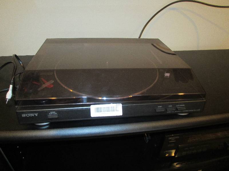 lot 344 image: Sony Turntable