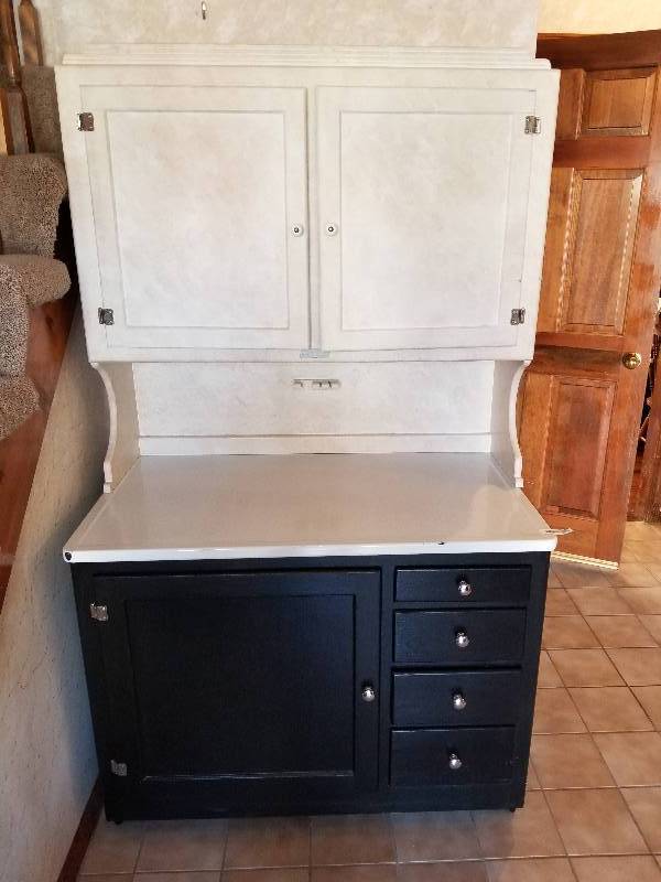 lot 183 image: Antique Hoosier Cabinet