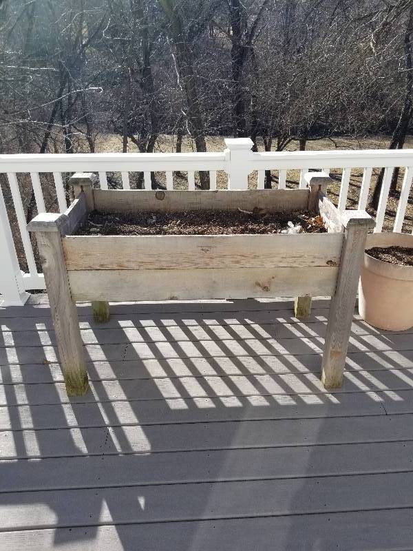 lot 304 image: Planters Bed