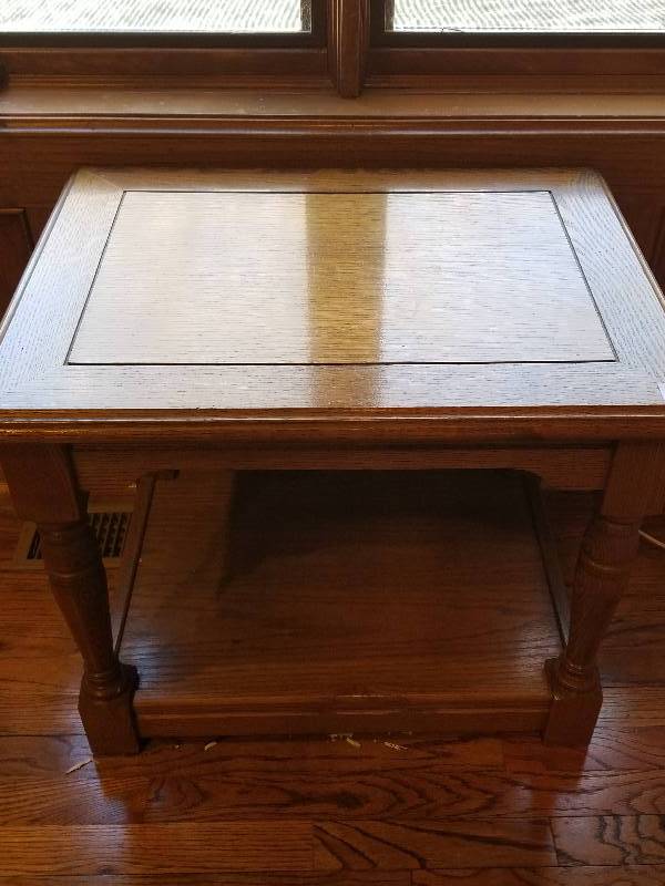 lot 314 image: End Table