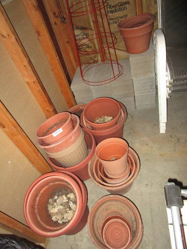 lot 1157 image: Large Lot of Planters