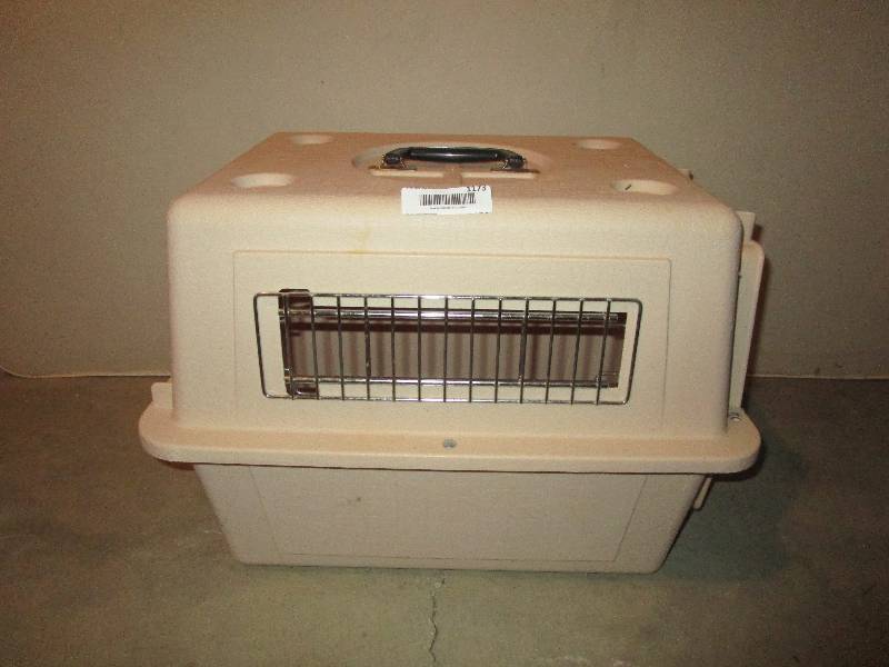 lot 1173 image: Pet Carrier