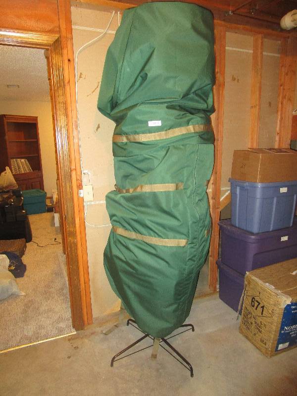 lot 1175 image: 9 Pre Lit Christmas Tree with Case