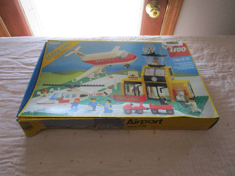 lot 1182 image: Lego Set