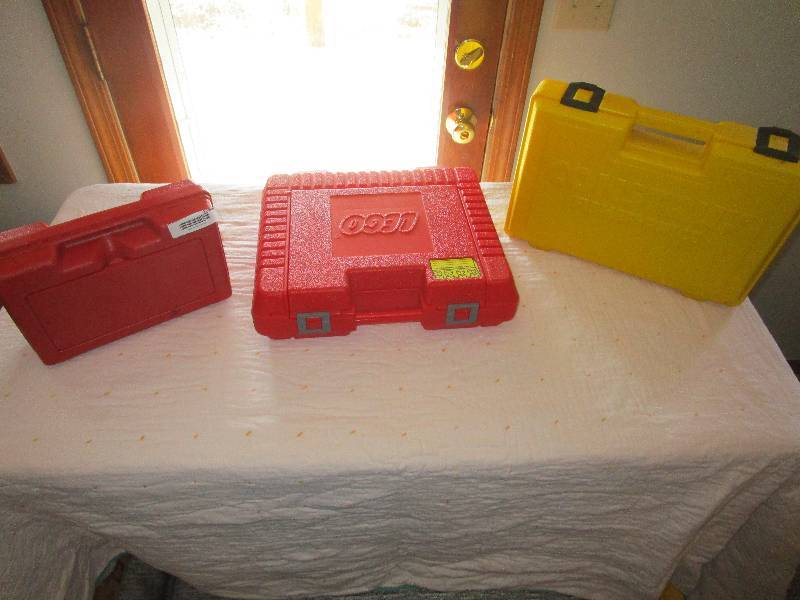 lot 1183 image: Lego Cases with Bulk Bricks
