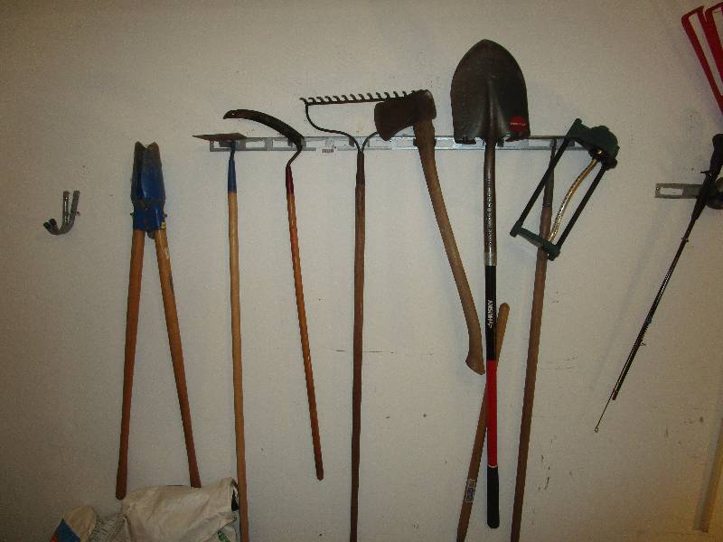 lot 1201 image: Lot of Outdoor Tools #1