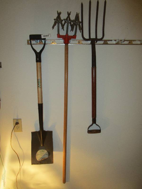 lot 1203 image: Lot of Outdoor Tools #3